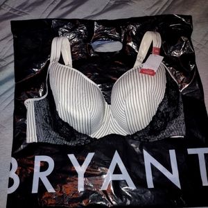 New with Tags! Lane Bryant Cacique Wire Bra Size: 44DD